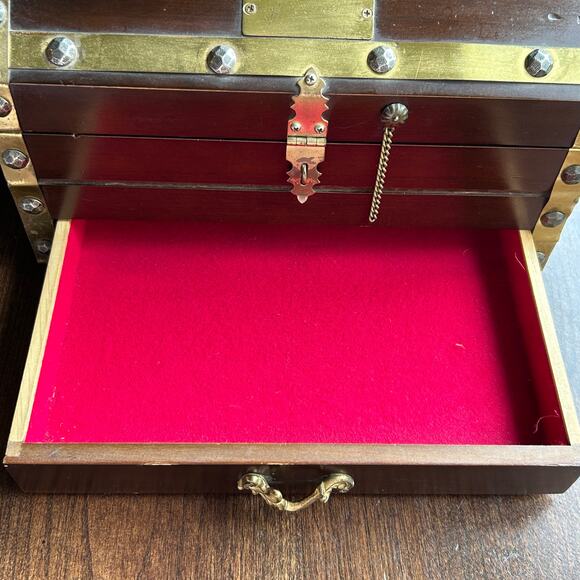 Vintage Treasure Chest Jewelry Box Japan red lining in drawer - Picture 9 of 15